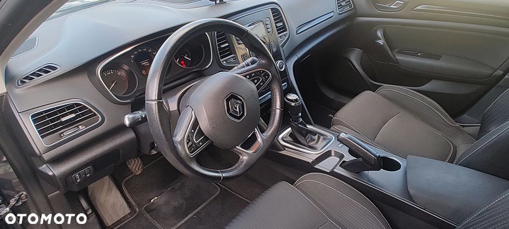 Peugeot 2008 1.2 Pure Tech Active S&S - 11