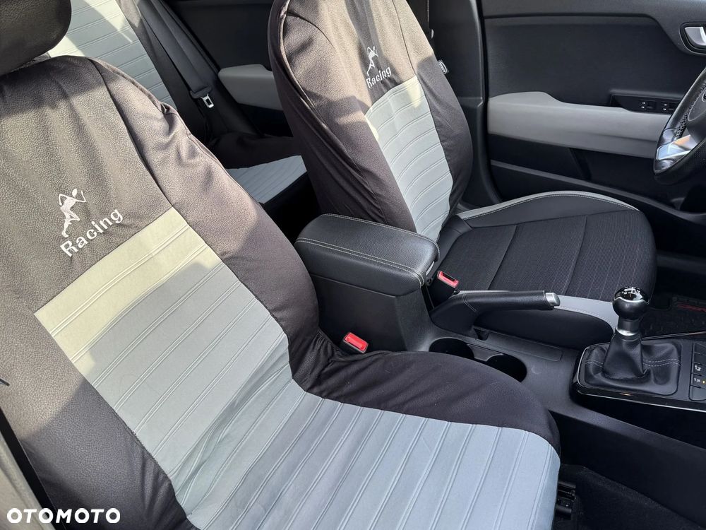 Kia Stonic 1.2 L - 8