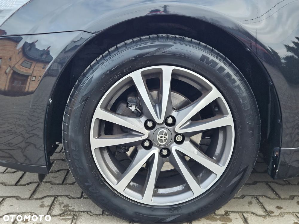 Toyota Avensis 1.8 Premium - 27