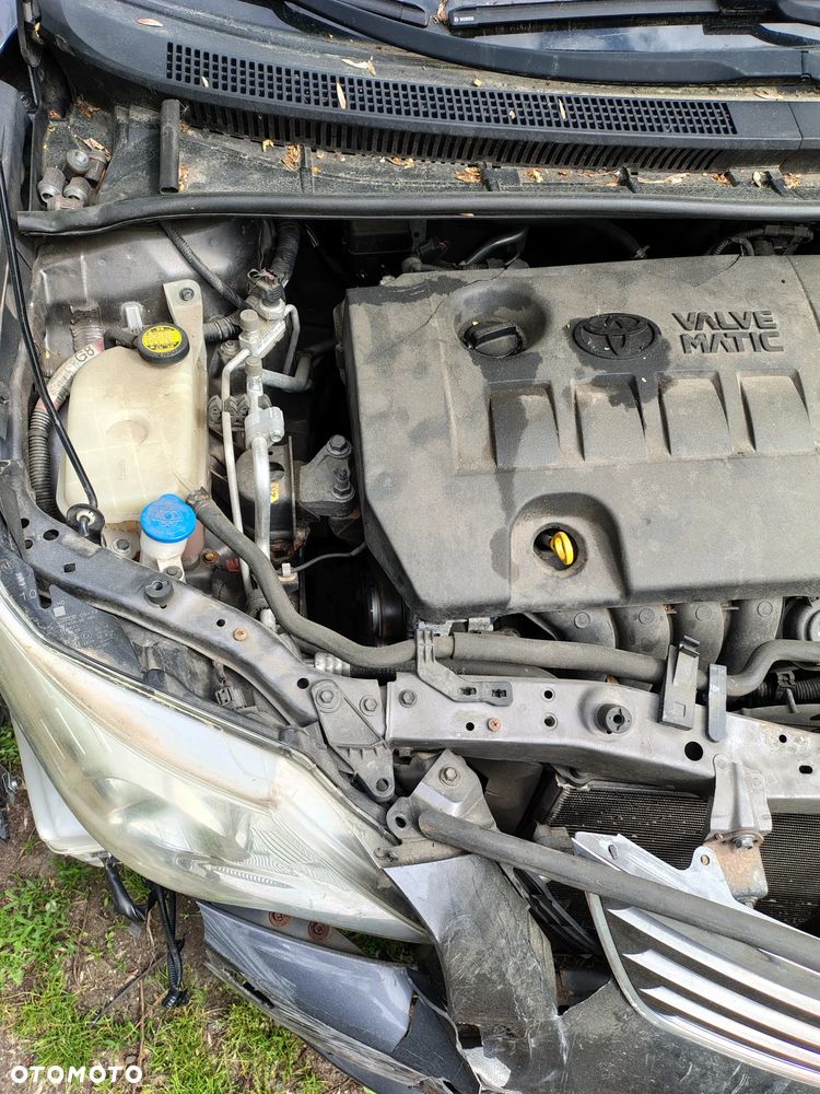 Toyota Avensis 1.6 Comfort - 13