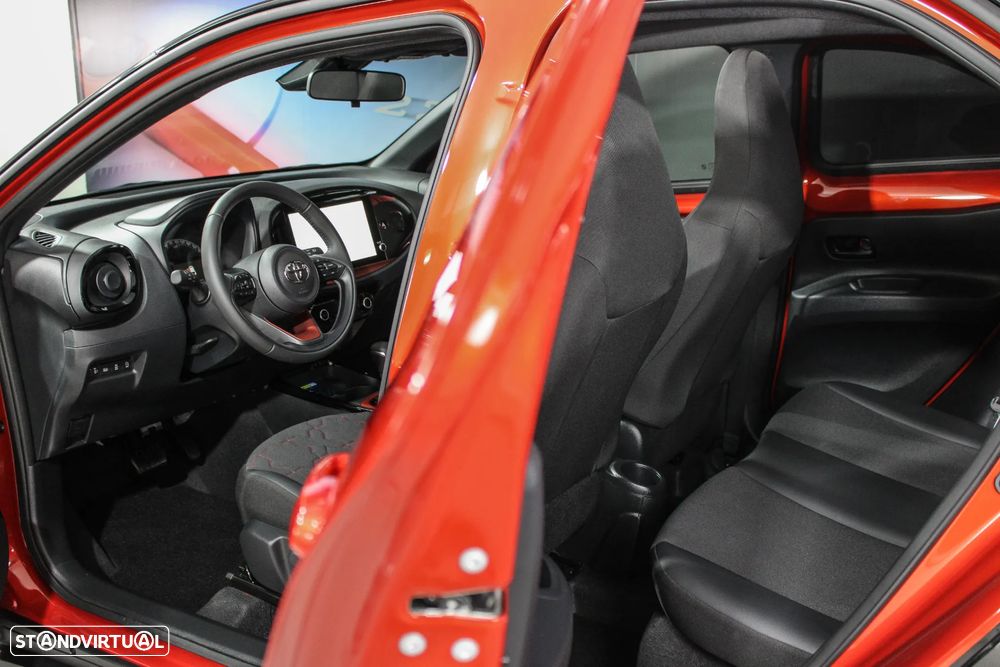 Toyota Aygo X 1.0 Envy CVT - 14