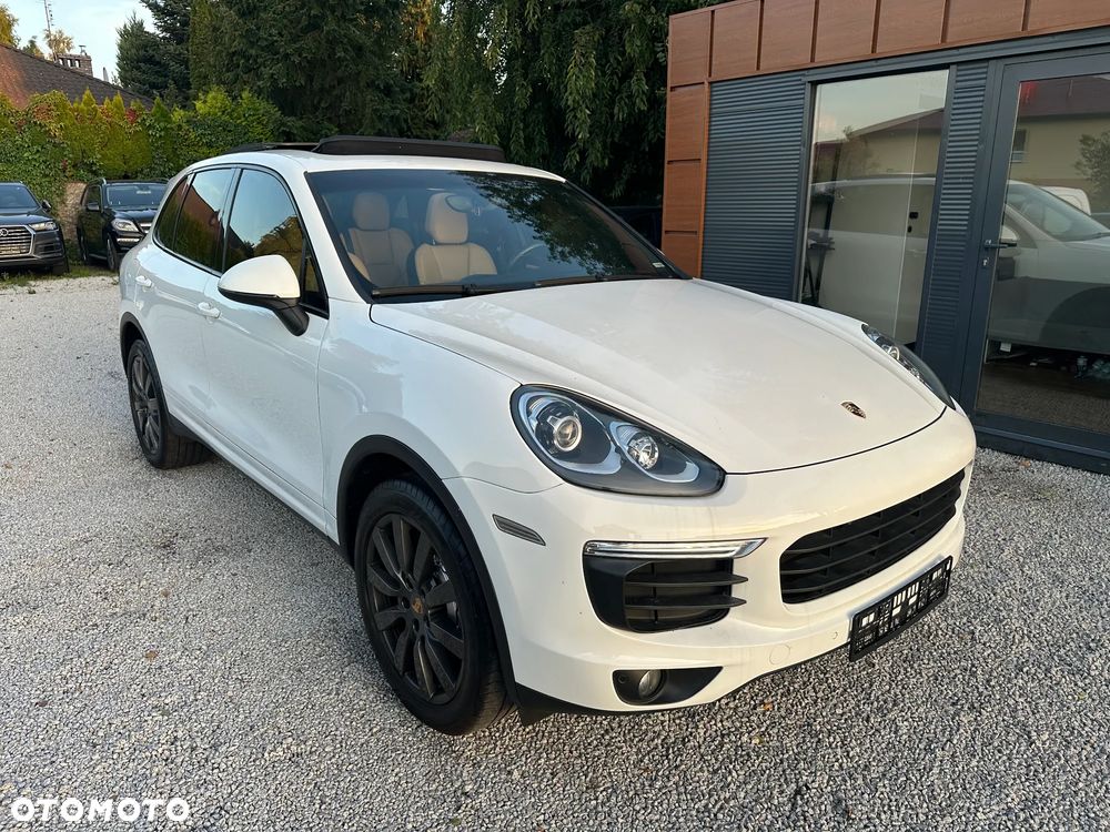 Porsche Cayenne - 1