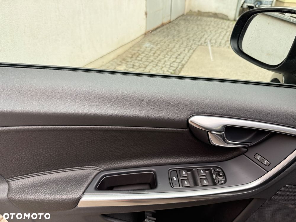 Volvo S60 D3 Geartronic Momentum - 23