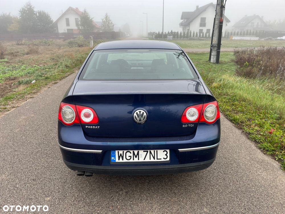 Volkswagen Passat 2.0 Blue TDI SCR Highline - 5