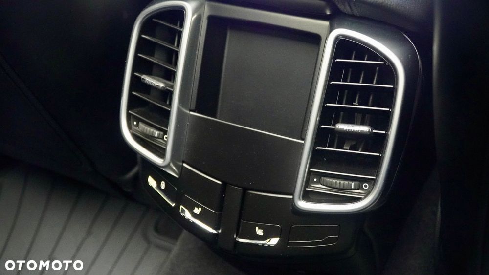 Porsche Cayenne Diesel Platinum Edition - 19