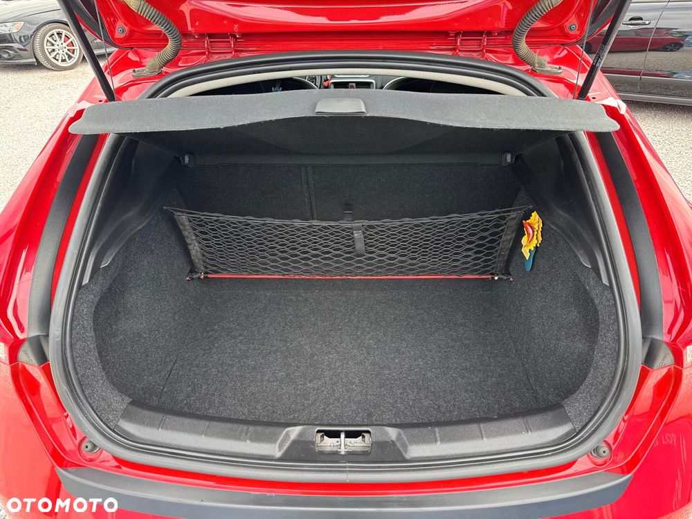 Volvo V40 D2 Geartronic - 27