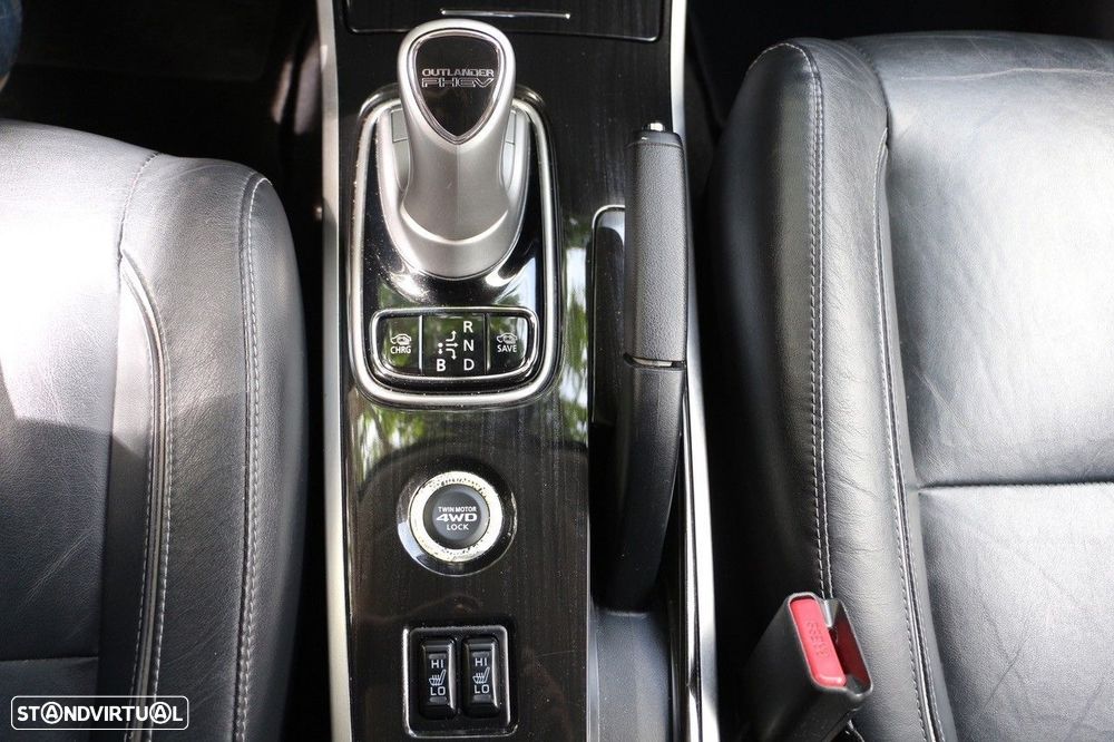 Mitsubishi Outlander 2.0 MIVEC Instyle Navi+ - 33