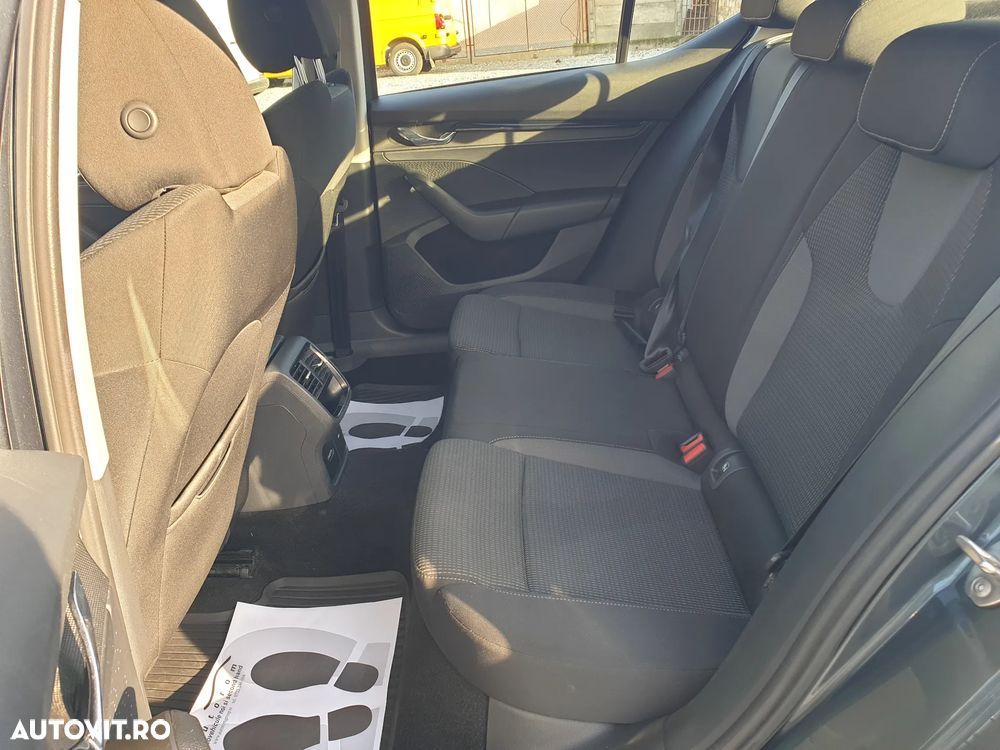 Skoda Octavia 2.0 TDI Ambition - 14