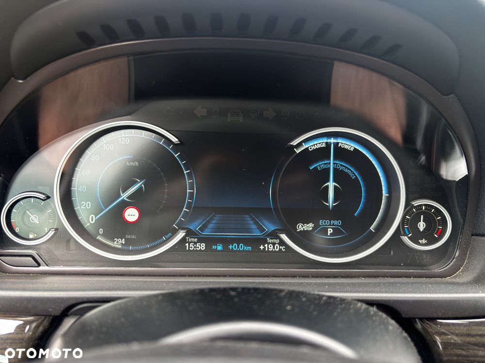 BMW Seria 5 520d xDrive Luxury Line - 11