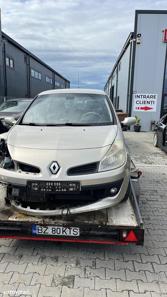 Dezmembram Renault Megane 3 1.5D din 2006 - 2