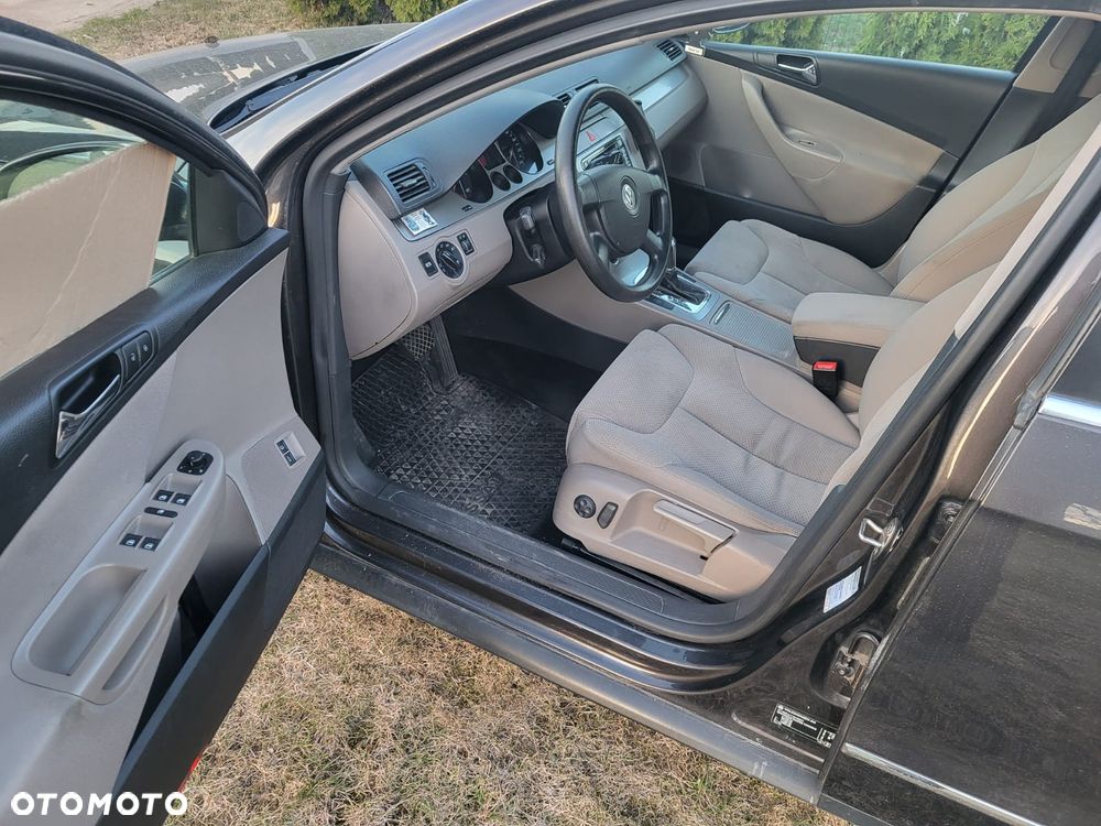 Volkswagen Passat 2.0 TDI Comfortline DSG - 6