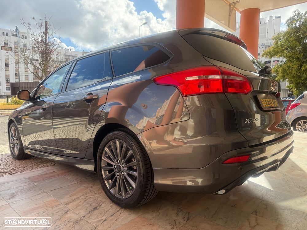 Ford Focus SW 1.5 TDCi ST-Line - 12