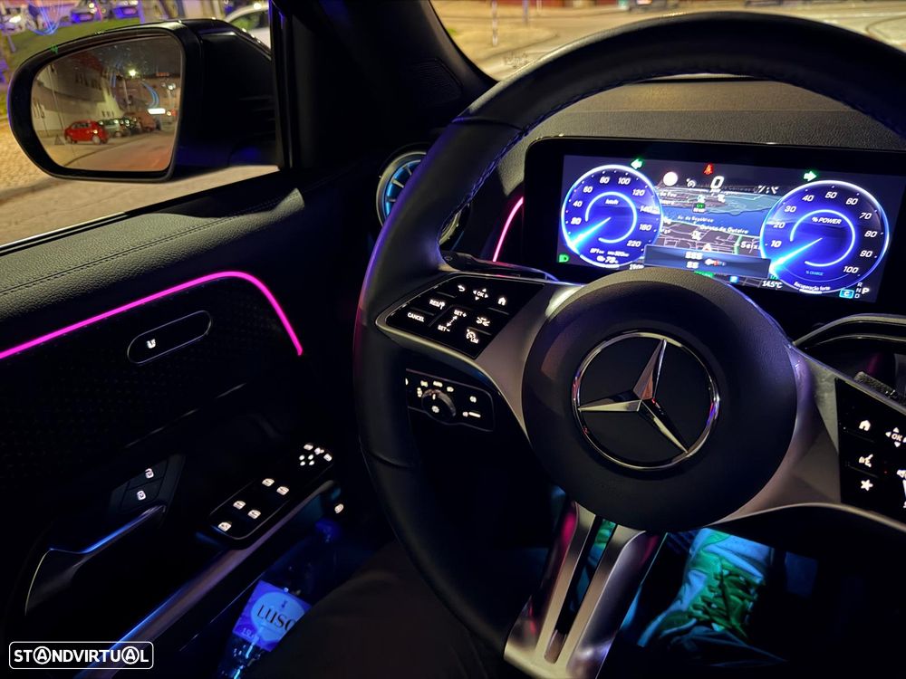 Mercedes-Benz EQB - 24