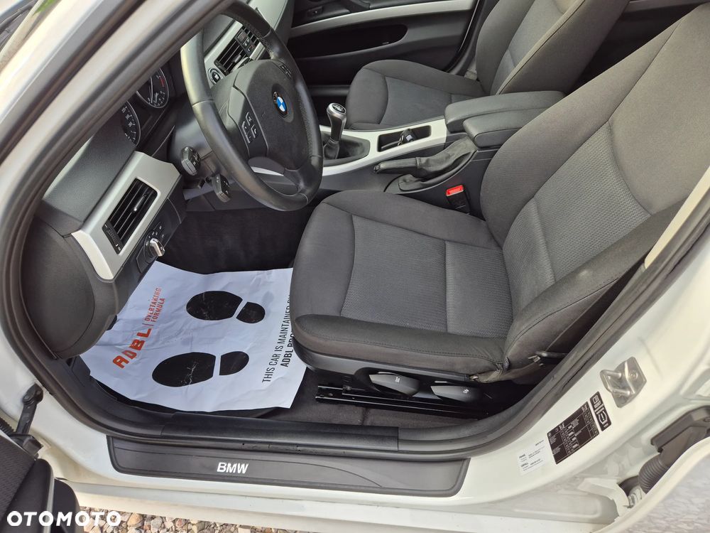 BMW Seria 3 318d DPF - 17