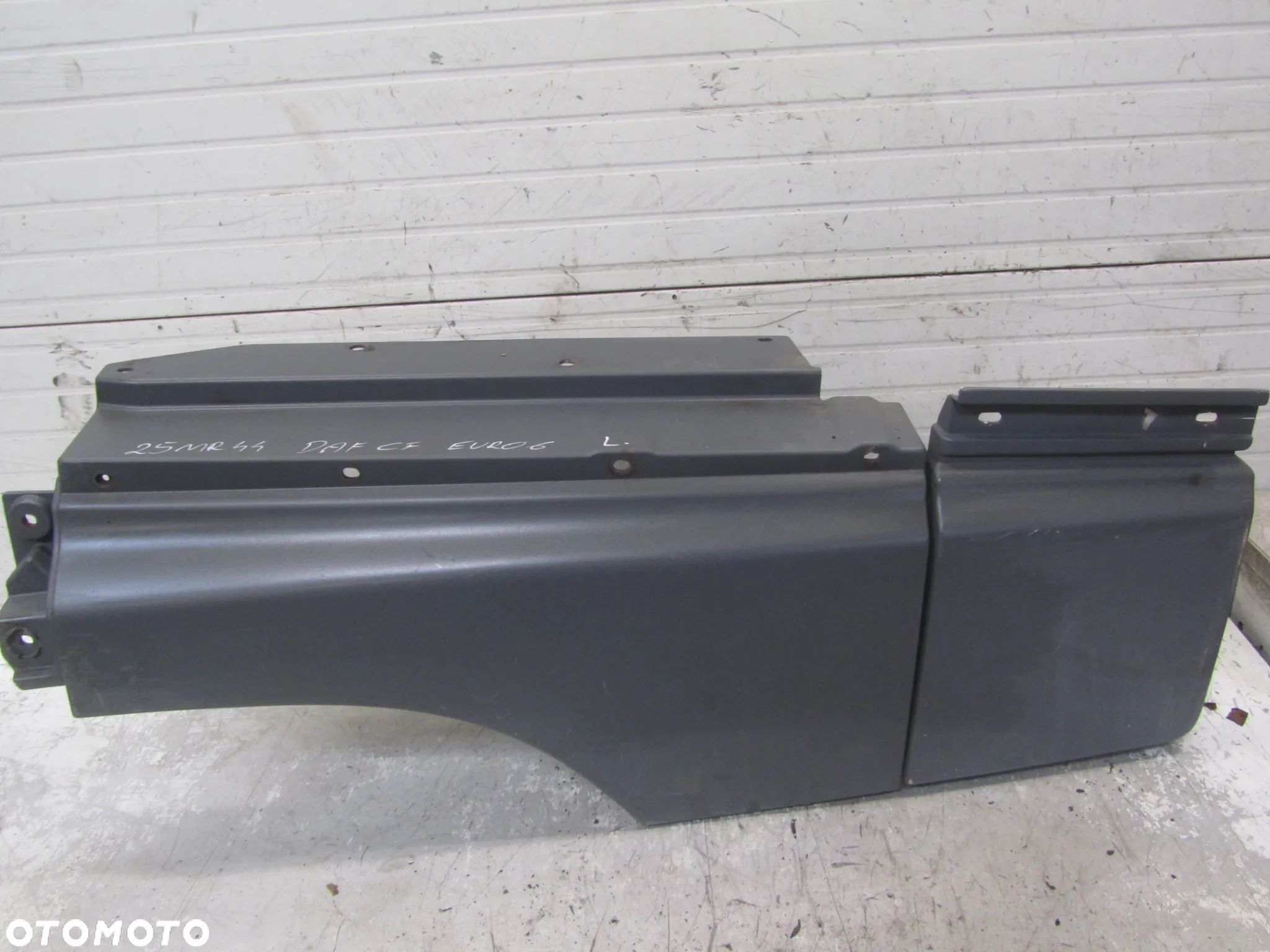 DAF CF 55 EURO 6 16r przedłużenie stopnicy lewe 1836021 - 1