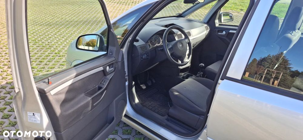 Opel Meriva 1.6 16V (Essentia) - 10