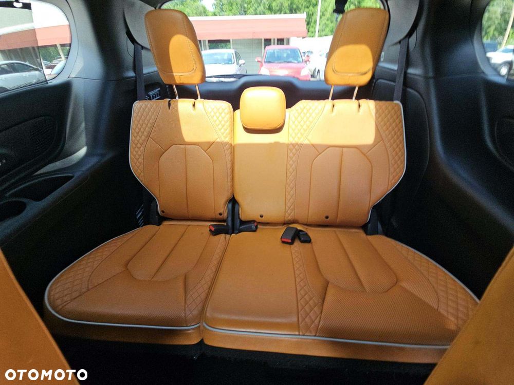 Chrysler Pacifica - 9