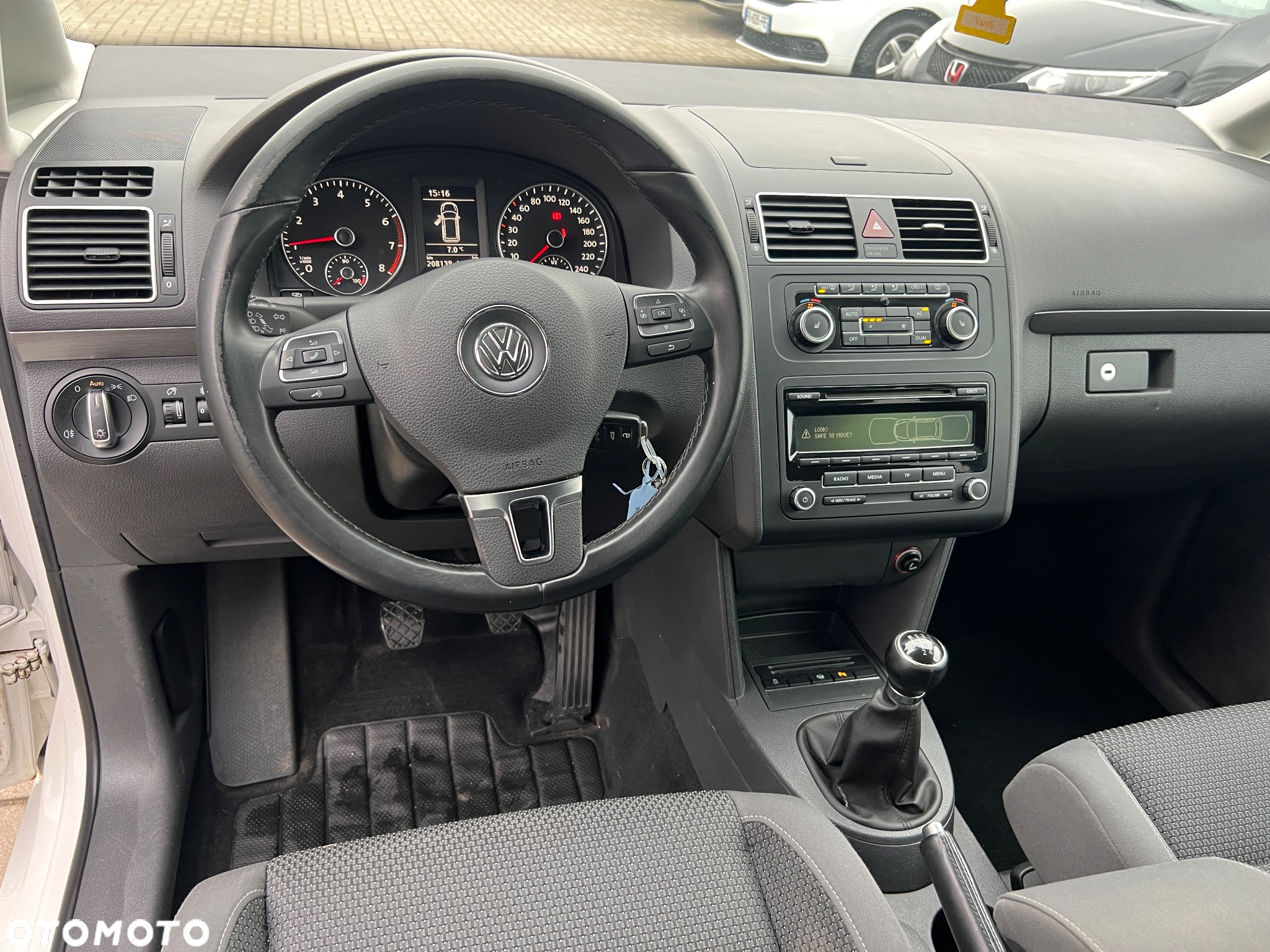 Volkswagen Touran 1.4 TSI Comfortline - 11