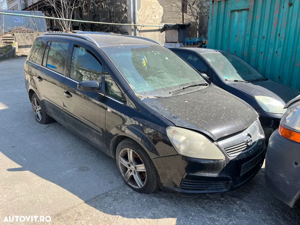 Dezmembrez Opel Zafira B 2007 negru CDTI - 1