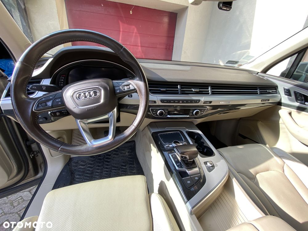 Audi Q7 - 12