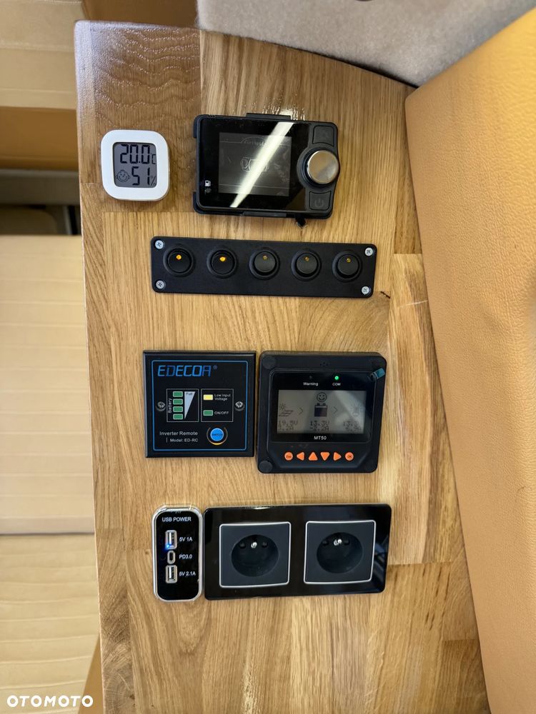 Volkswagen T5 Campervan - 29