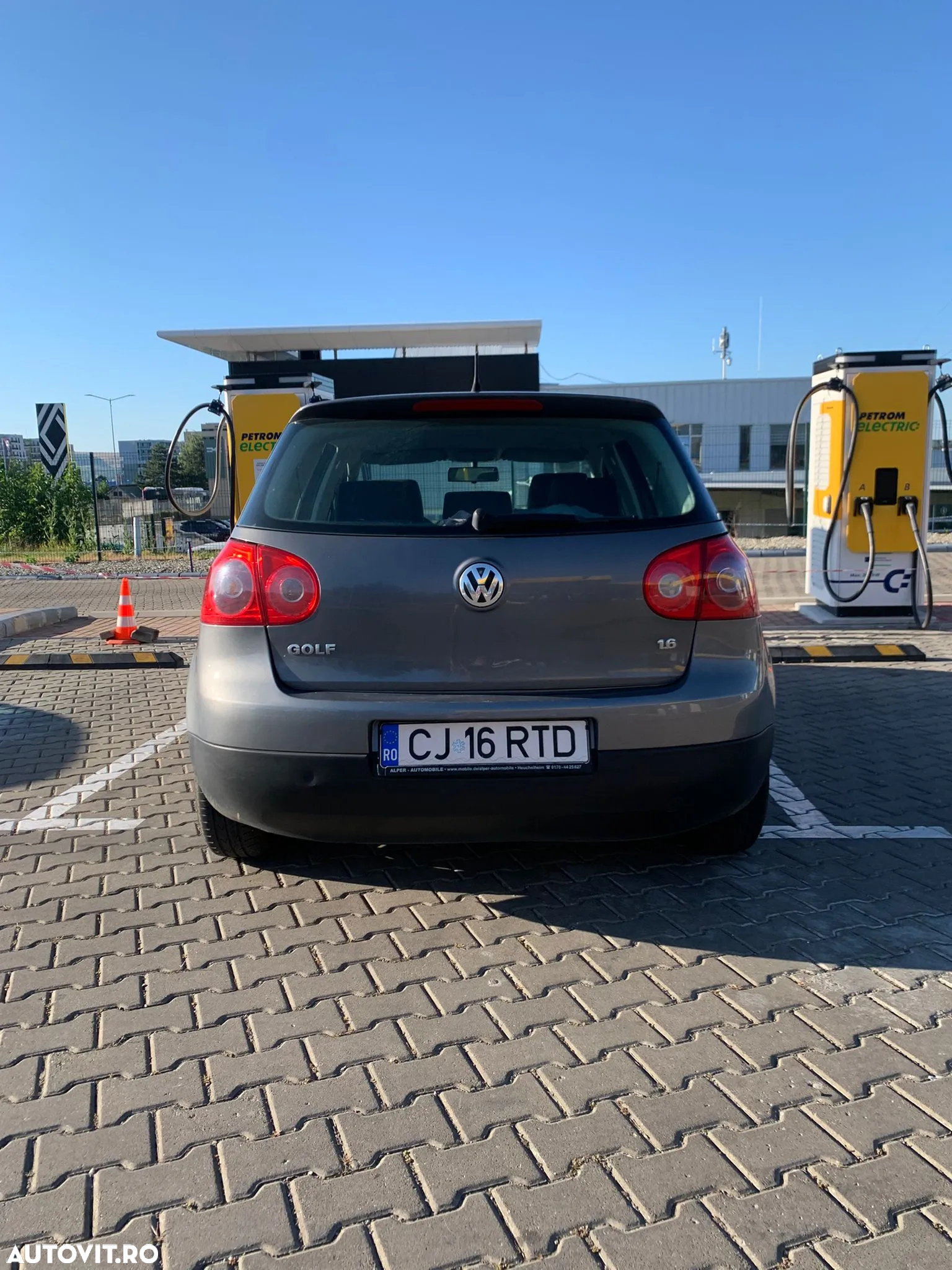 Volkswagen Golf 1.6 Comfortline - 3