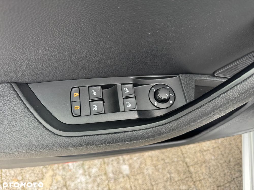 Skoda Superb 2.0 TDI DSG Ambition - 33