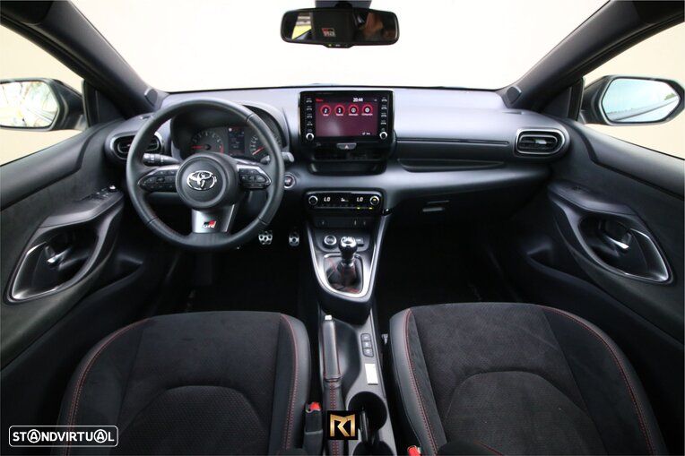 Toyota GR Yaris WRC Triple Edition - 19