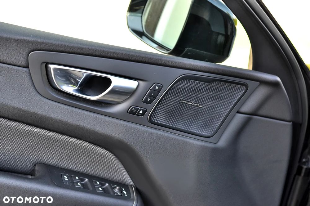Volvo XC 60 B4 D Ultimate Dark - 41