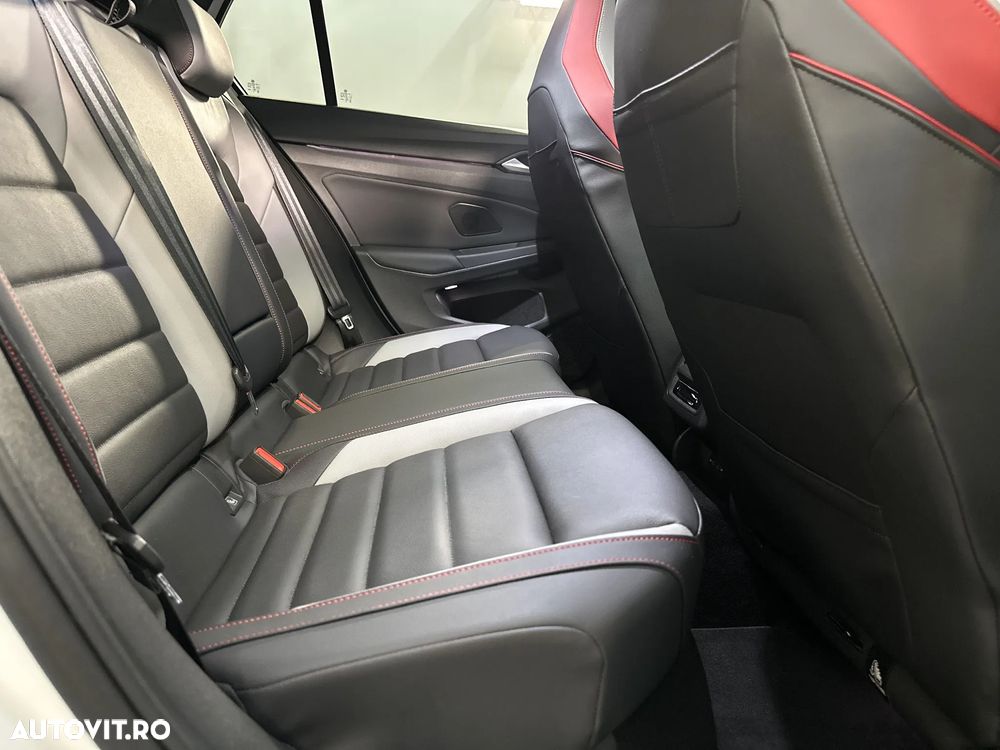 Volkswagen Golf - 13
