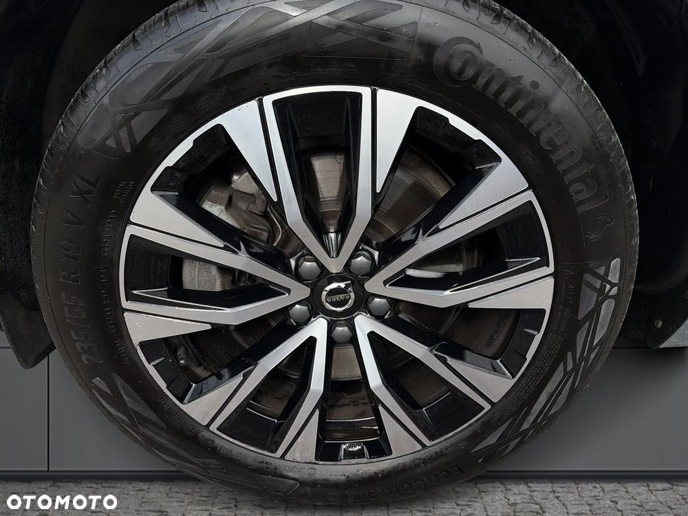 Volvo XC 60 B4 D AWD Plus Dark - 26