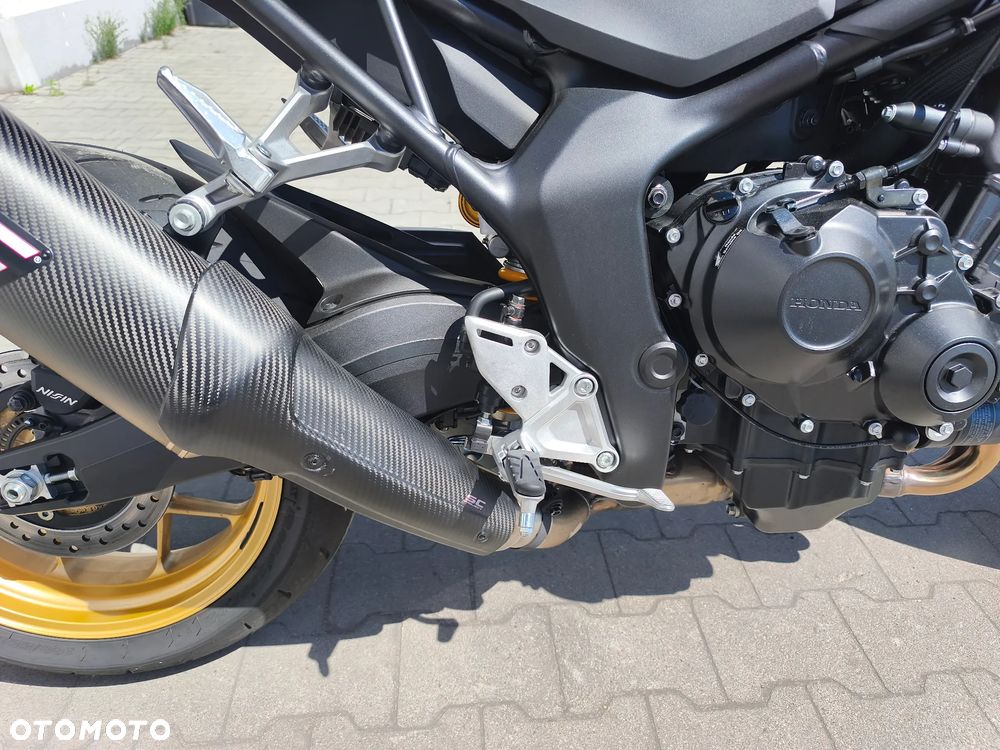 Honda CB - 23