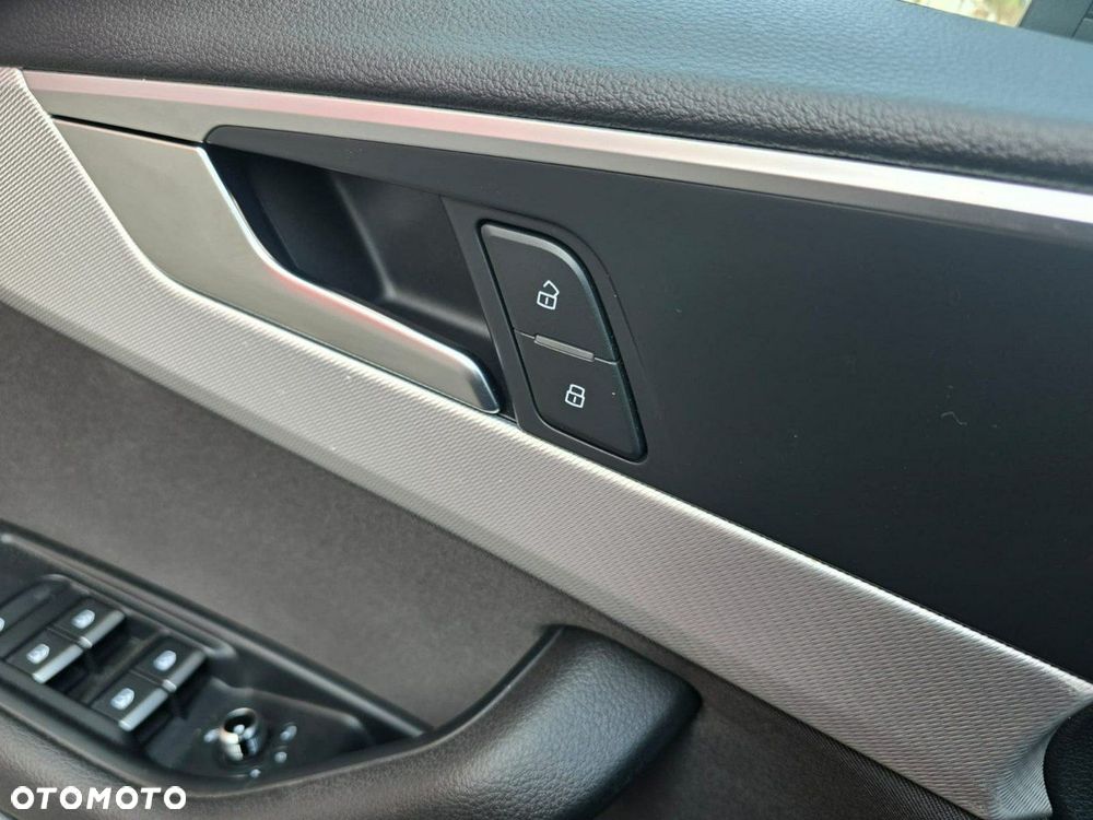 Audi A4 Allroad - 32