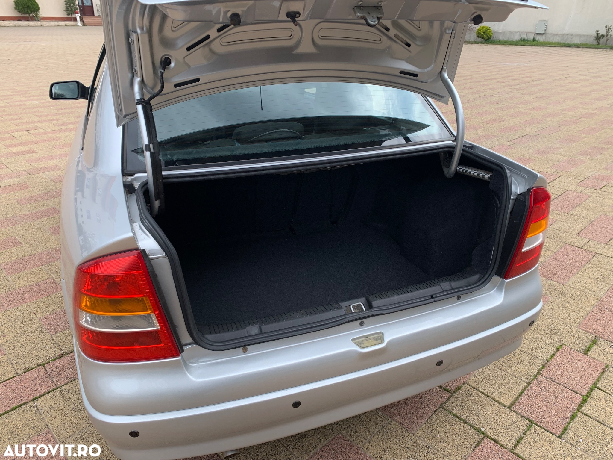 Opel Astra 1.4i Enjoy - 19
