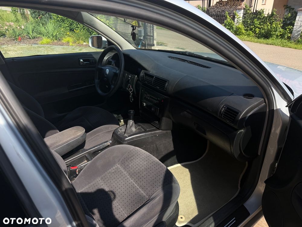 Volkswagen Passat 1.9 TDI CL - 13