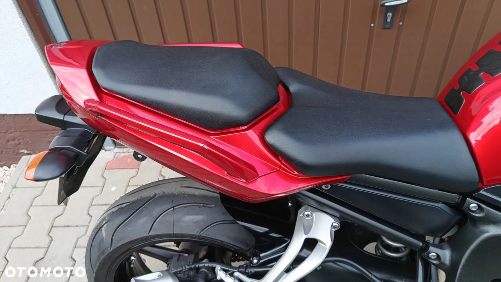 Yamaha FZ - 12