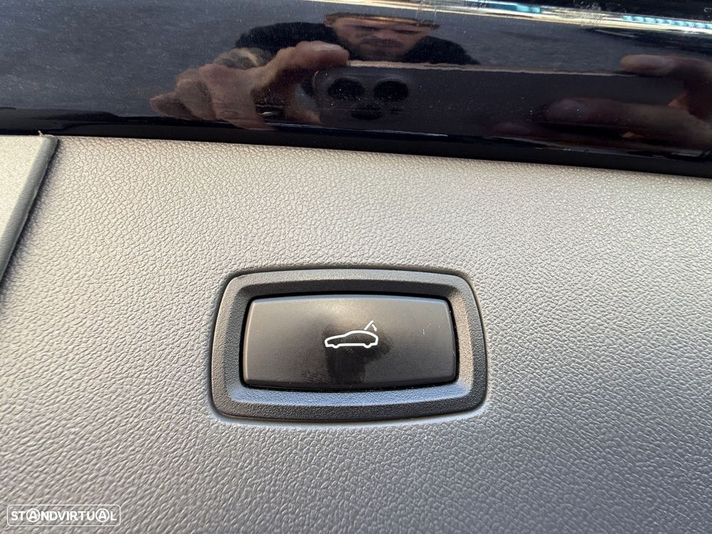 Porsche Cayenne Coupé E-Hybrid Platinum Edition - 48