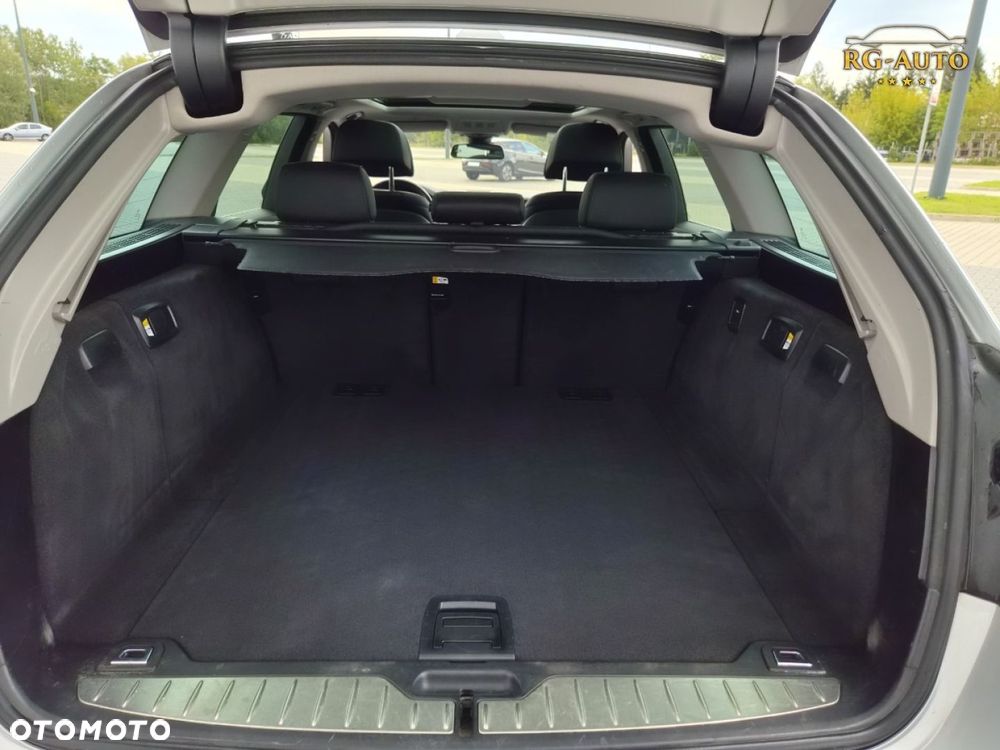 BMW Seria 5 525d xDrive Luxury Line - 26