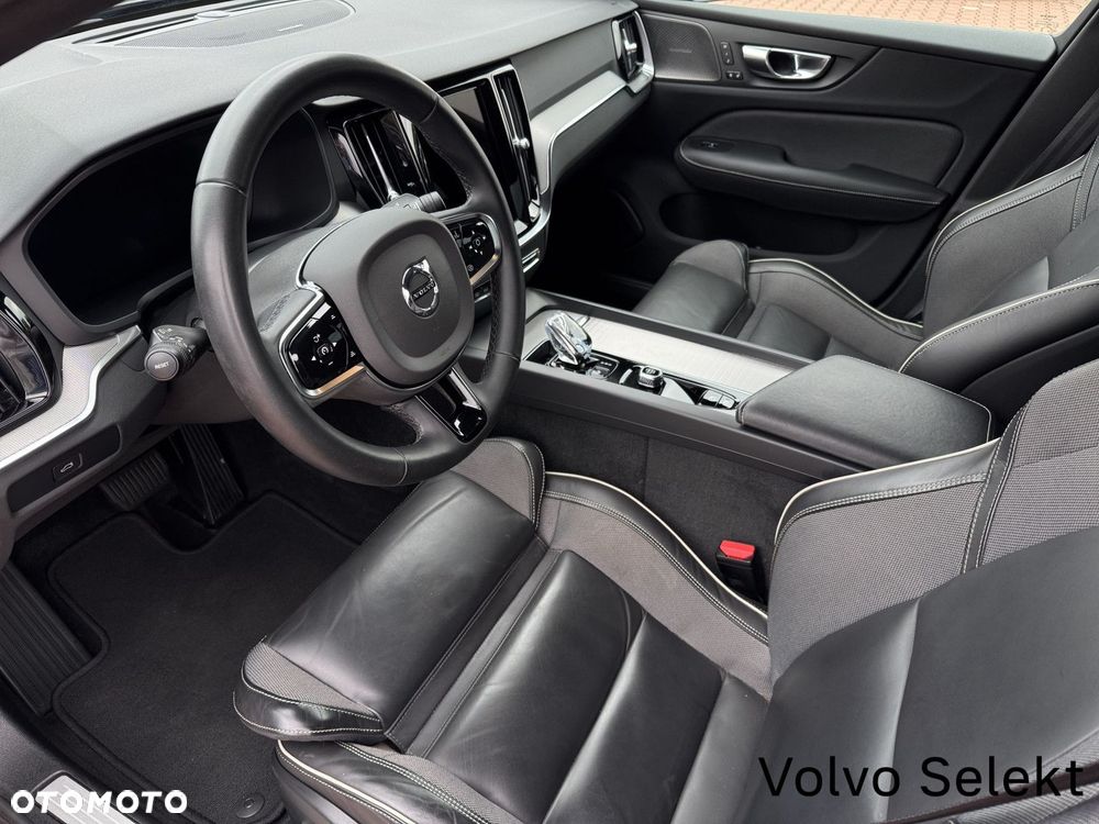 Volvo S60 B5 B AWD Plus Dark - 17
