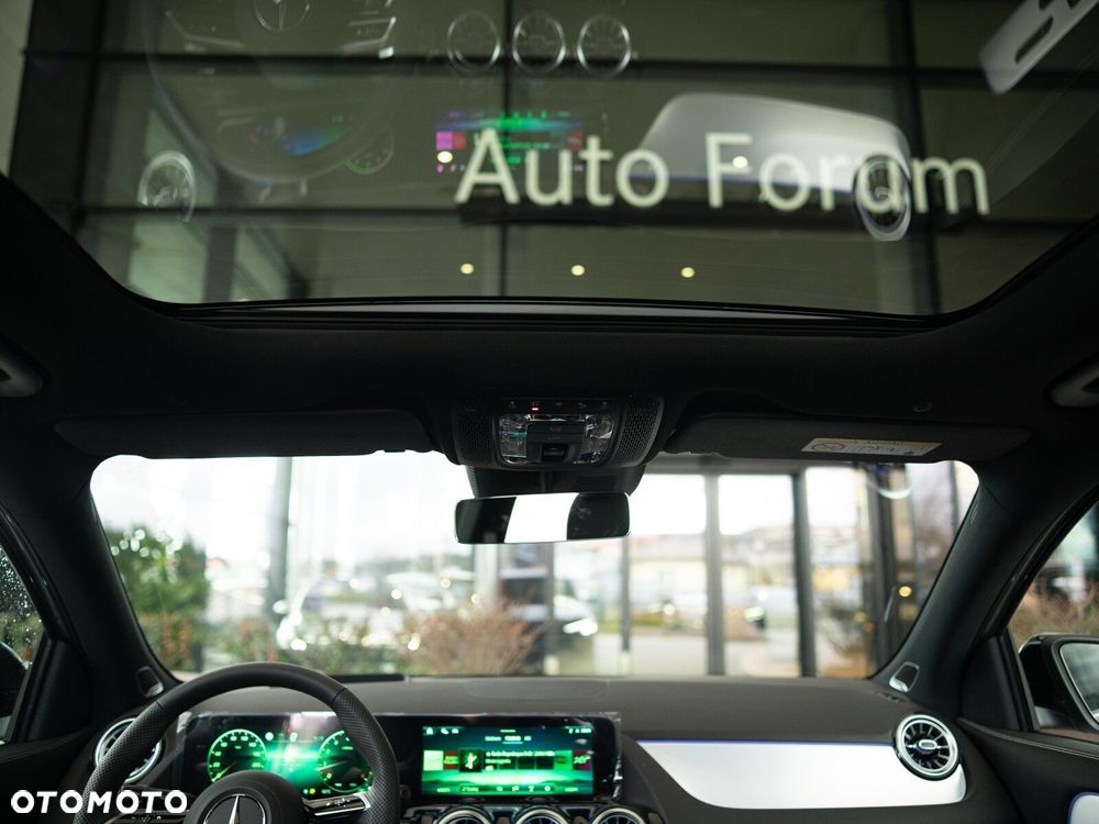 Mercedes-Benz GLA - 17