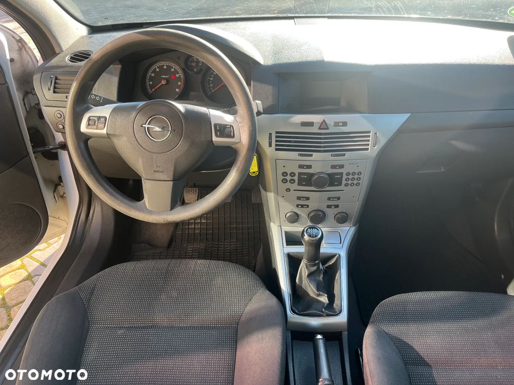 Hyundai i30 1.4 Classic + - 10