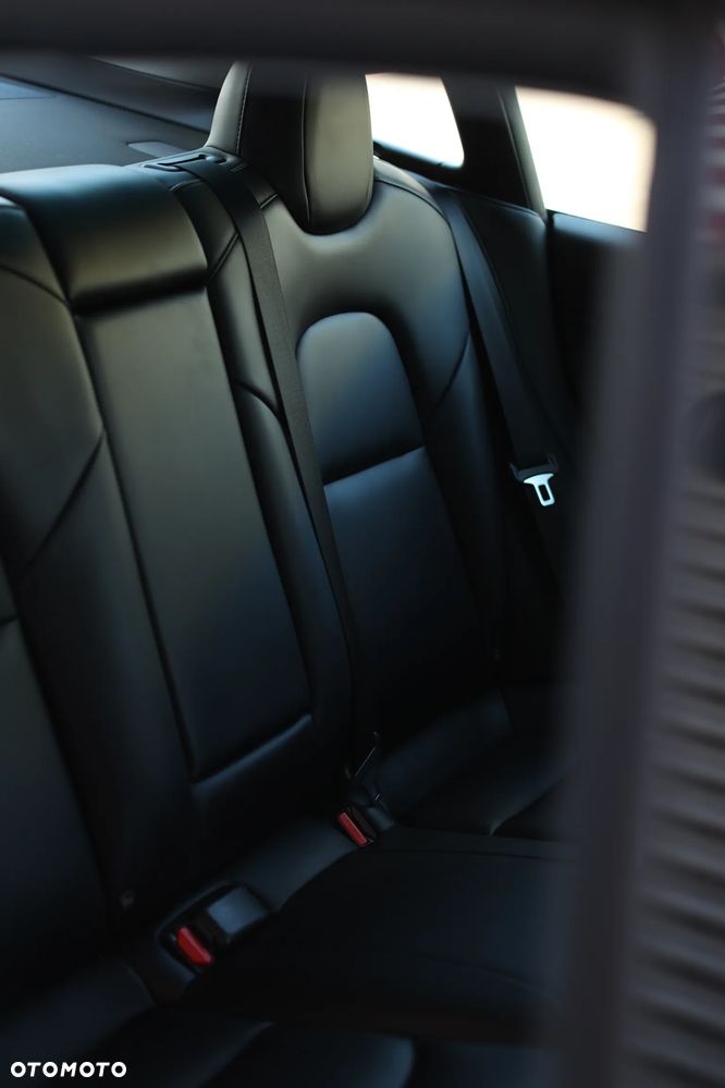 Tesla Model 3 - 10