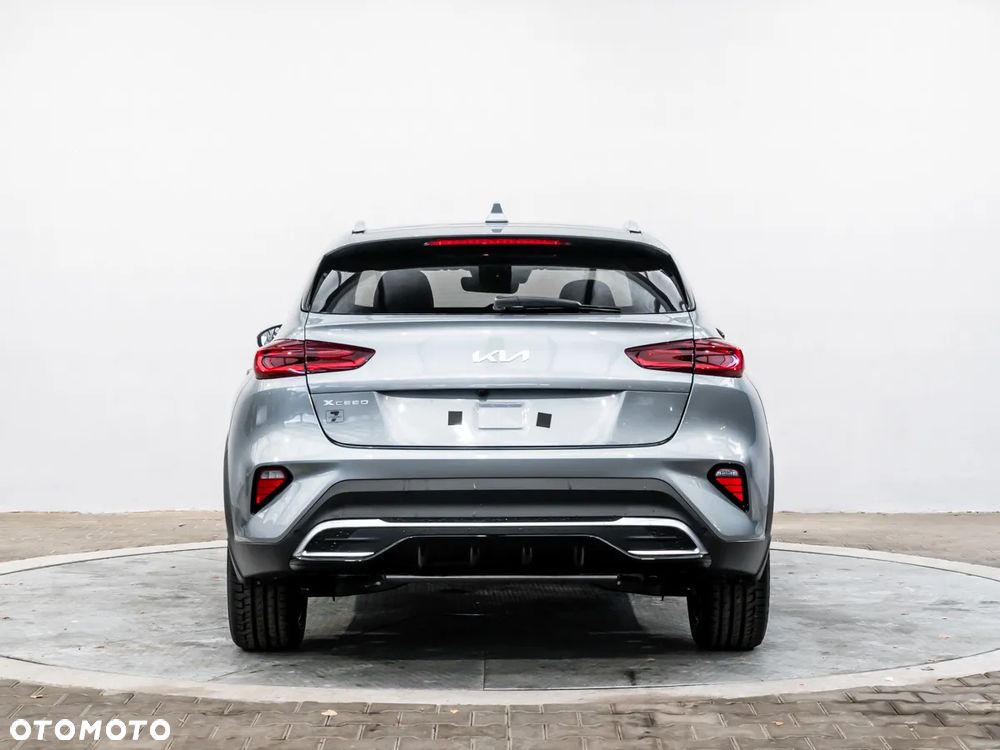 Kia XCeed 1.5 T-GDI Business Line DCT - 4