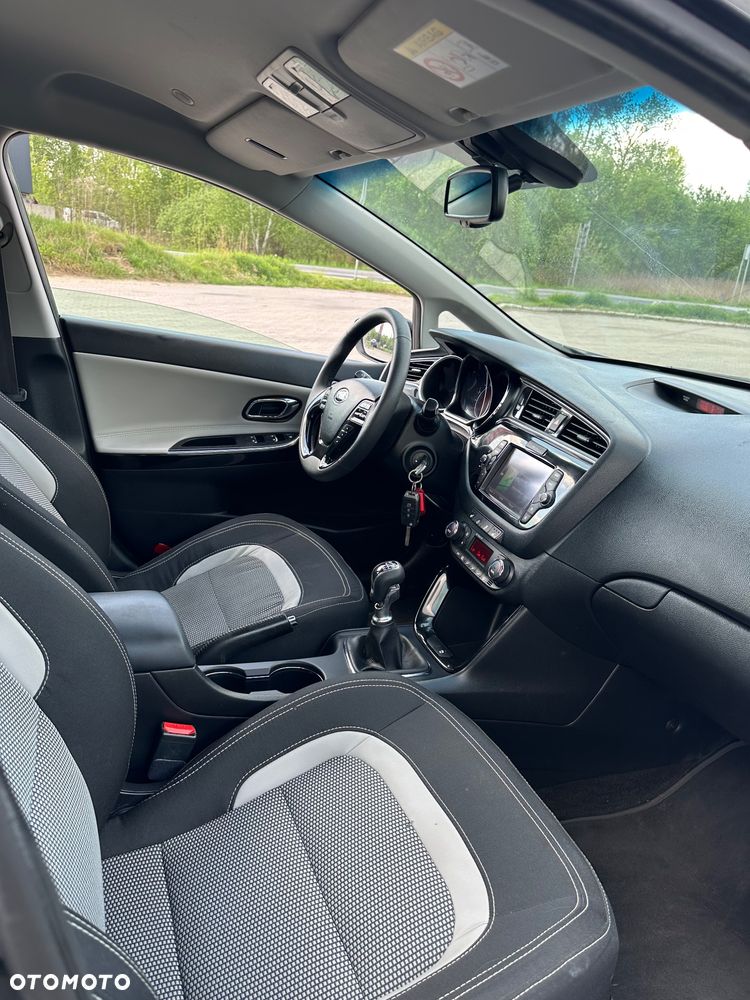 Kia Ceed 1.6 GDI L Business Line - 30