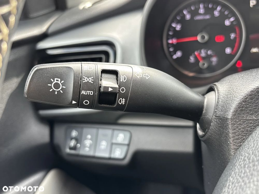 Kia Stonic 1.0 T-GDI L Business Line DCT - 24