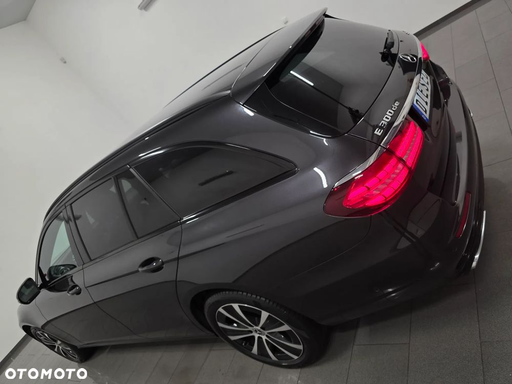 Mercedes-Benz Klasa E 300 de 4-Matic Exclusive - 35