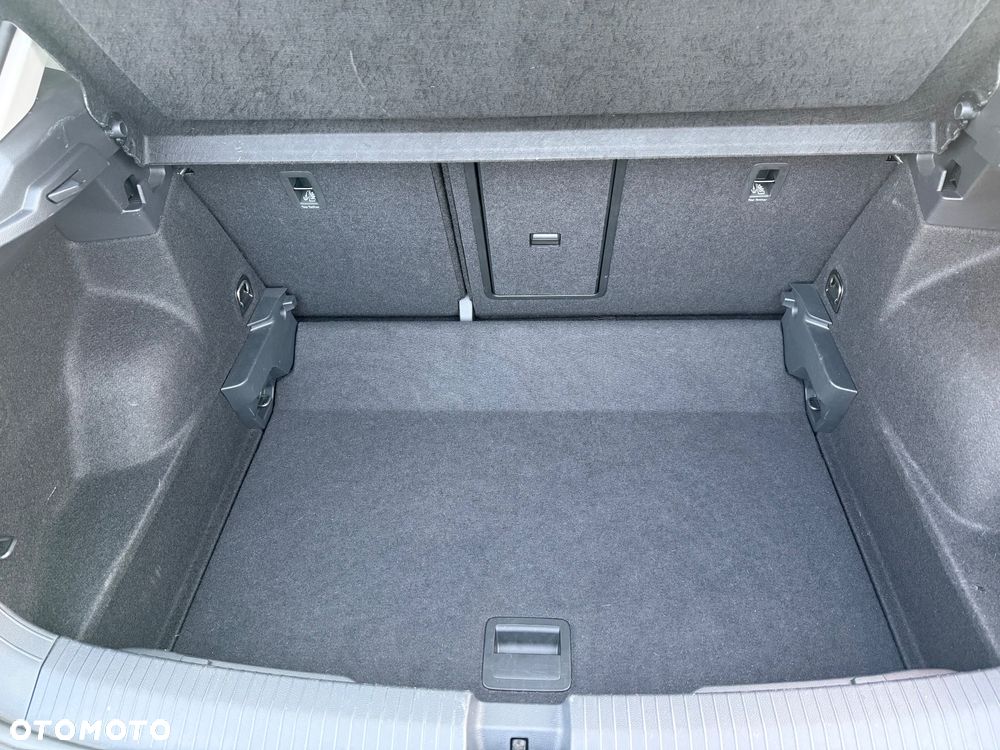 Volkswagen T-Roc - 12