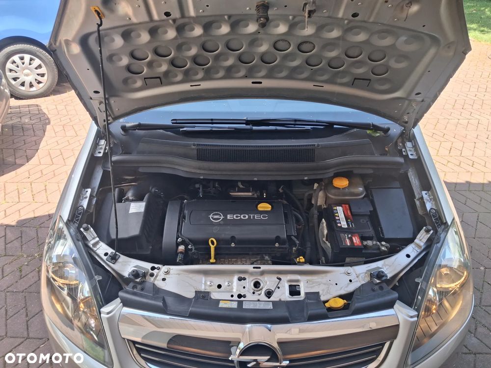 Opel Zafira 1.8 Sport - 25