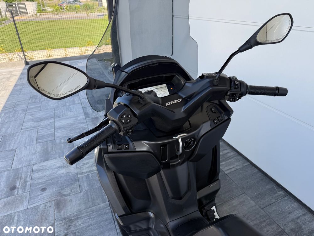 Piaggio MP-3 - 15