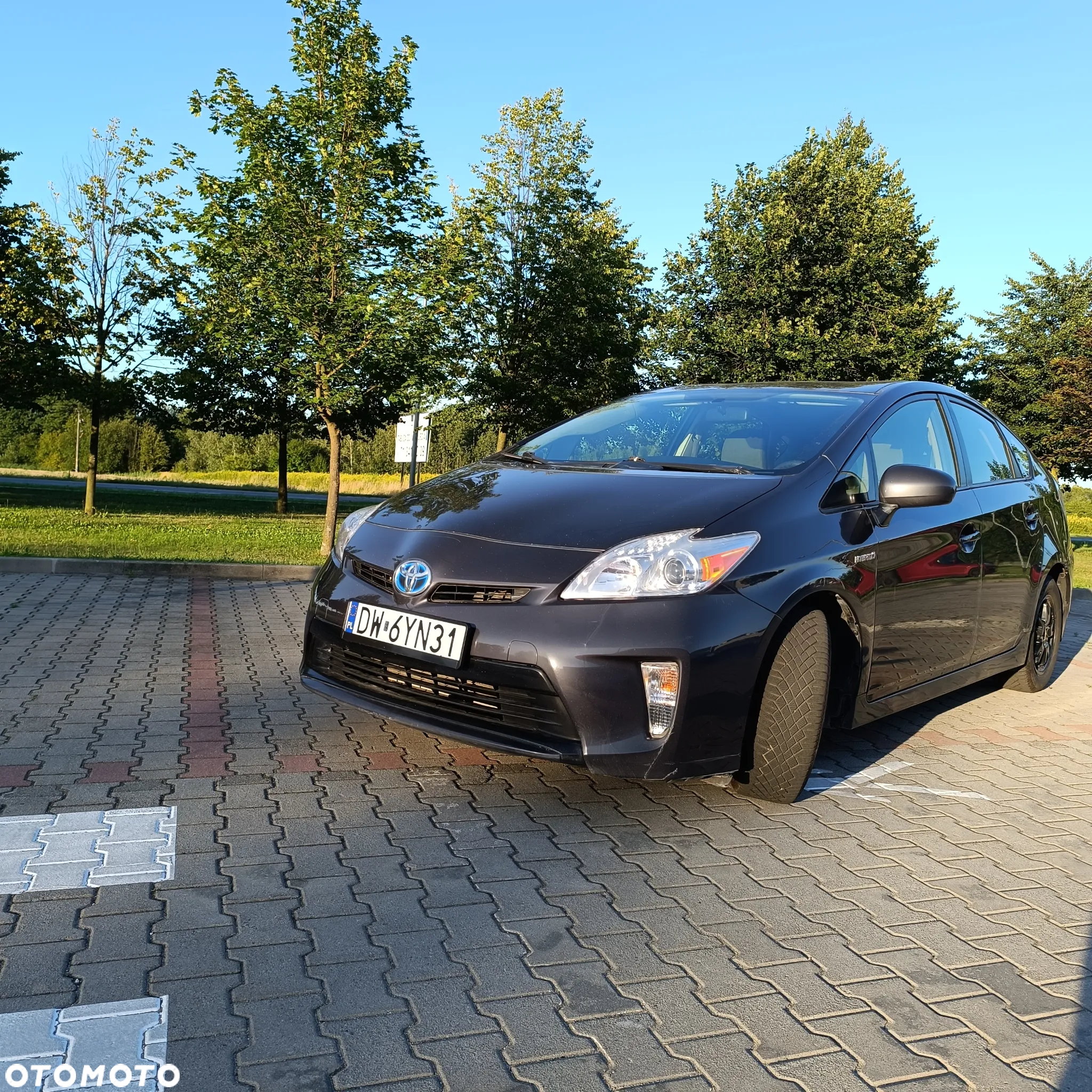 Toyota Prius (Hybrid) Life - 2